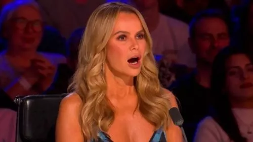 Amanda Holden's của cô ấy là ITV Britain's nhận được năng khiếu bay lượn bằng cách hỗ trợ người khác