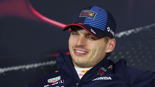 Max Verstappen trong một vụ trộm dữ dội Lewis Hamilton và Lando Norris vì sự thất bại của người Anh