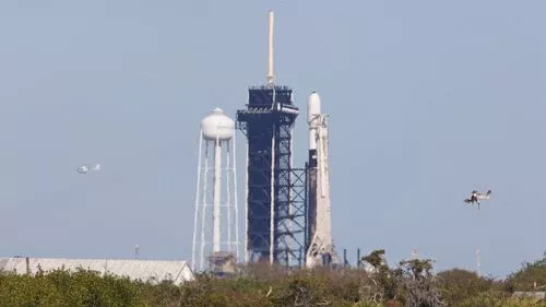 Vụ phóng lên mặt trăng của SpaceX diễn ra vào lúc nào sau khi sứ mệnh Ngày lễ tình nhân lịch sử bị hoãn lại vì vấn đề nhiên liệu