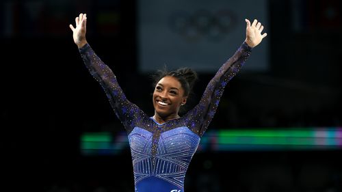 Simone Biles hoàn tất cuộc thi chạy lịch sử tại Olympic với vàng thứ hai trong ba ngày ở Paris