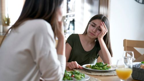 Tell-tale sign of ovarian cancer you might notice after eating dinner