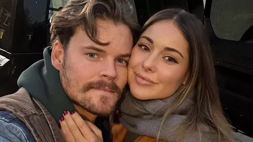 Louise Thompson trở lại bệnh viện khi các bác sĩ siêu âm vì nỗi sợ hãi 'nham hiểm'