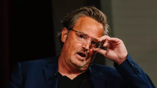 Mặt tối của Matthew Perry từ hành vi ngược đãi đến nói dối về sự tỉnh táo và sự xấu hổ thầm kín