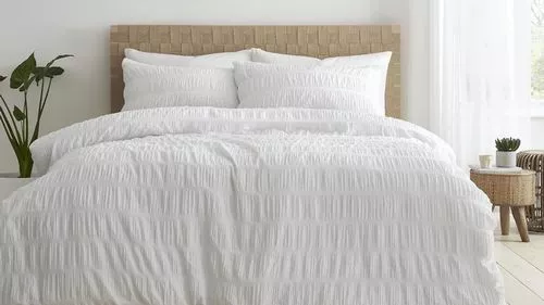 Amazon shoppers snap up £15 ‘non-iron’ bedding that ‘looks so expensive’