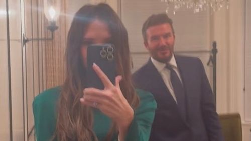 Victoria Beckham gặp trục trặc trong tủ quần áo trước lễ đón năm mới