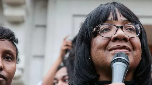 Quyết định ứng cử viên phòng thí nghiệm của Diane Abbott được tiết lộ bởi Starmer