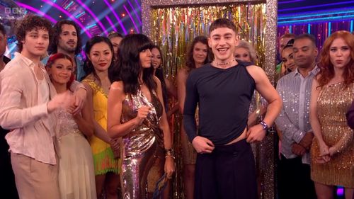 Olly Alexander được công bố là người tham gia Cuộc thi Bài hát Eurovision 2024 tại Vương quốc Anh trong trận chung kết nghiêm ngặt