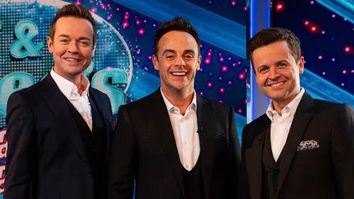 Stephen Mulhern buộc phải ra khỏi Đêm Thứ Bảy vì bệnh tật