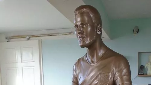 Harry Kane statue savaged by fans as everyone draws same conclusion