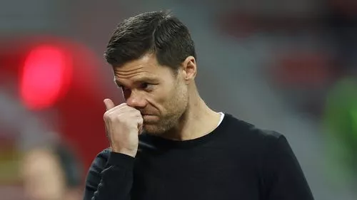 Leverkusen để mắt tới cựu HLV Premier League thay thế Xabi Alonso sau 'liên hệ' với Liverpool