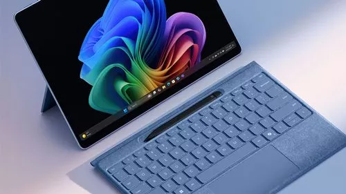 Microsoft nhắm vào MacBook của Apple với việc phóng máy tính xách tay mạnh nhất từng có