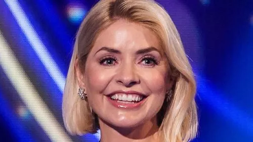 Holly Willoughby tận hưởng bữa ăn ấm cúng cùng bạn diễn This Morning bốn tháng sau khi nghỉ việc