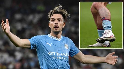 Các cầu thủ trẻ bị cấm sao chép Jack Grealish sau xu hướng đáng lo ngại