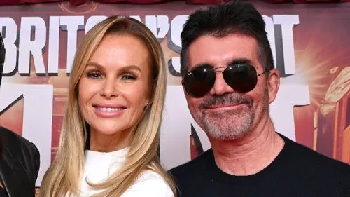 Amanda Holden có tài năng của Anh tiết lộ bí mật của Simon Cowell cho vẻ trẻ trung '