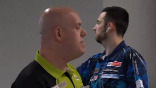 Michael van Gerwen và Luke Humphries phản ứng với thời điểm Luke Littler phát biểu