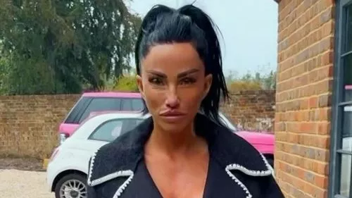 Katie Price chia sẻ mối quan tâm của họ khi họ chỉ ra chi tiết mới nhất của chương trình nâng mặt