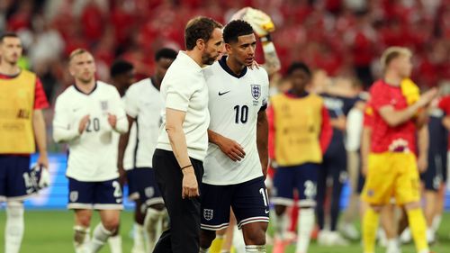 Một khoảnh khắc chưa từng thấy, sếp Gareth Southgate đã cảnh báo Jude Bellingham