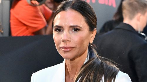 Victoria Beckham im lặng trước cái chết sốc và làm tan nát con trai Brooklyn