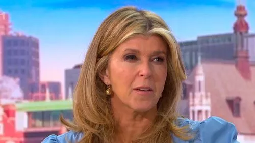 Kate Garraway thú nhận đau lòng về việc nghỉ hưu sau cái chết của Derek