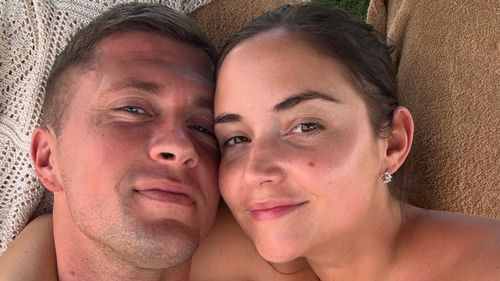 Jacqueline Jossa lập kỷ lục về hôn nhân của Dan Osbourne với cập nhật mối quan hệ hiếm hoi