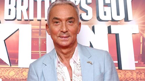 Bruno Tonioli 'từ những ngày đầu tiên của nước Anh về sau kỳ thi và được thay thế bởi một diễn viên hài hàng đầu