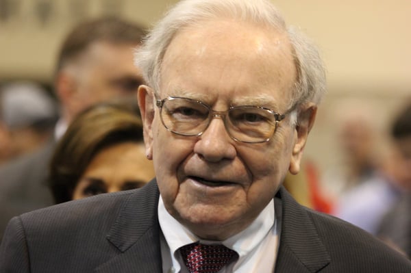 3 cổ phiếu Warren Buffett thông minh nên mua ngay bây giờ