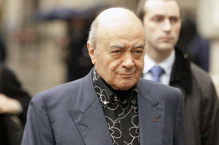 Mohamed al-Fayed ‘ Là một quái vật do hệ thống điều khiển, các luật sư nói