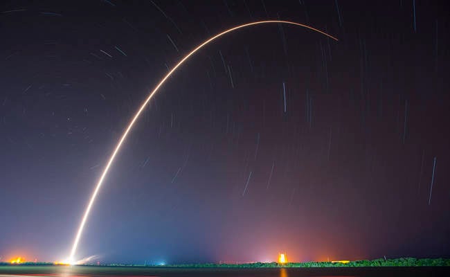 SpaceX đã vượt qua kỷ lục độ cao 11 của Song Tử với nhiệm vụ Bình minh cực