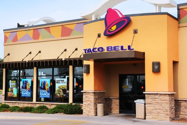 Tôi là nhân viên của Taco Bell - khách hàng nghĩ chúng tôi keo kiệt nhưng chúng tôi lại nhận được 'bóng tối'