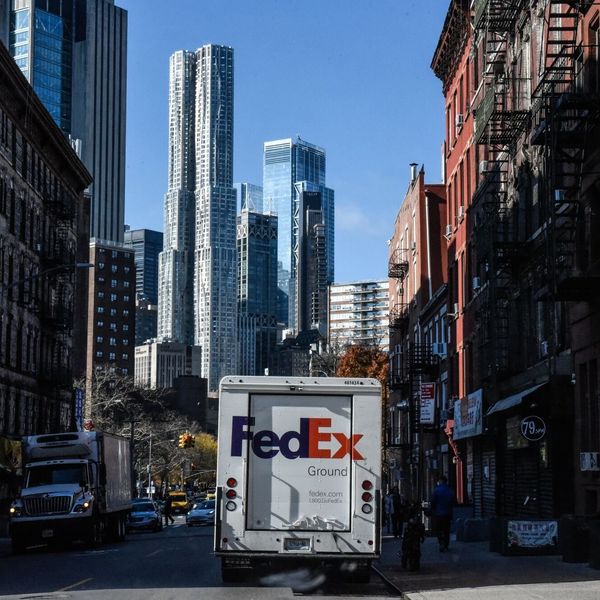 FedEx gửi cảnh báo an toàn tới các nhà thầu trong bối cảnh có báo cáo về tội ác đối với tài xế