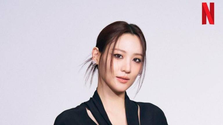 Chị Claudia Kim