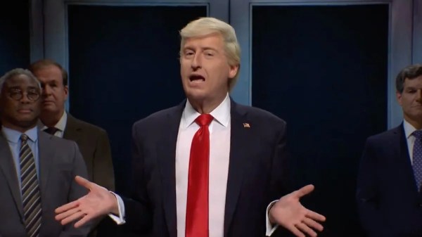 ‘ SNL’S Ende Cold opens James Austin Johnson giới thiệu cuốn VP Short List — Từ Kristi Noem đến Hannibal  chăm sóc trẻ em