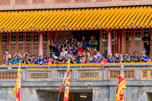 International photographers taking photos in Hue heritages