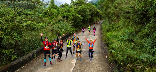 Running up Bach Ma Peak to explore the beauty of nature