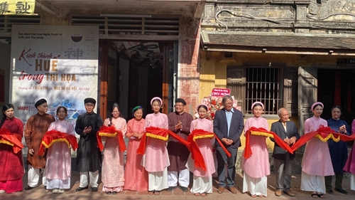 Opening ceremony of calligraphy exhibition “Imperial City of Hue in Poetry - Emperor Thieu Tri and Collection of Ngu de Do Hoi Verses”