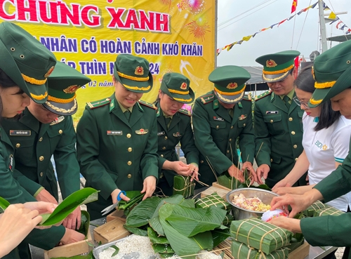 Ấm áp ngày hội “Bánh chưng xanh”