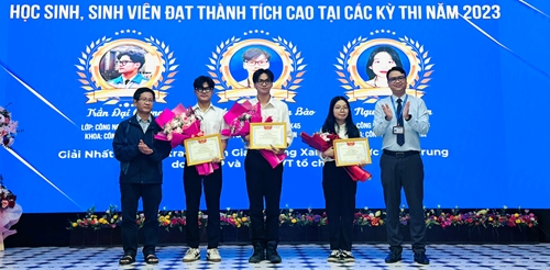 Nhiều học sinh, sinh viên đạt thành tích cao được tuyên dương