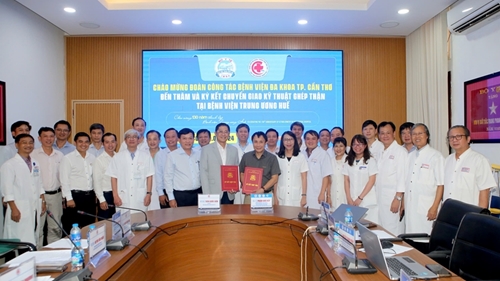 Signing Ceremony of Transferring Kidney Transplant Technique to Can Tho General Hospital