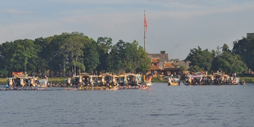 Exciting 35th Traditional Boat Racing Competition of the province