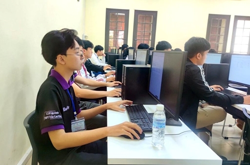 Gần 1.300 thí sinh đến từ 51 tỉnh, thành phố tham gia cuộc thi Hue-ICT Challenge 2024