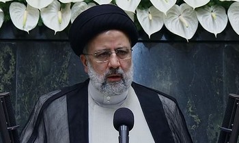 Tổng thống Ebrahim Raisi tuyên bố sẽ tiêu diệt Israel nếu Iran bị tấn công