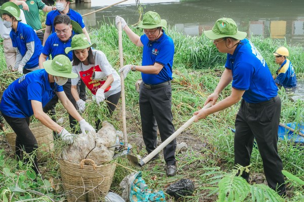 Đoàn viên, thanh niên TPHCM ra quân Chủ nhật xanh lần thứ 150