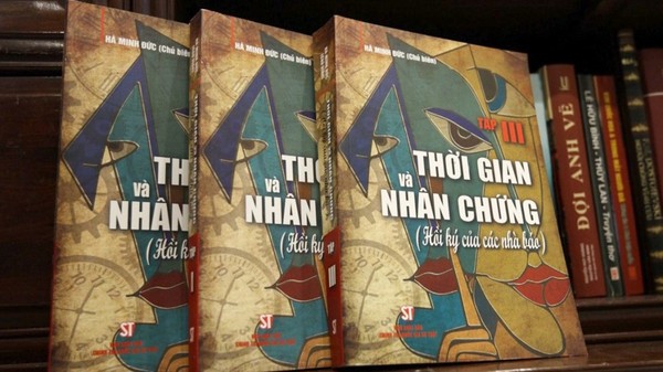 Giáo sư Hà Minh Đức chủ biên hồi ký của 43 nhà báo lão thành