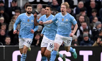 De Bruyne giải cứu Man City