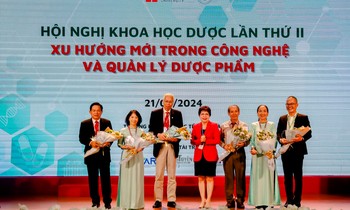 HIU tổ chức hội thảo về xu hướng mới trong công nghệ và quản lý dược phẩm