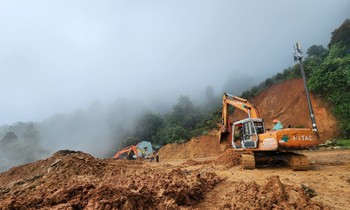 Hạn chế ô tô lưu thông 10 ngày để xử lý 12 điểm sạt lở trên đèo Bảo Lộc