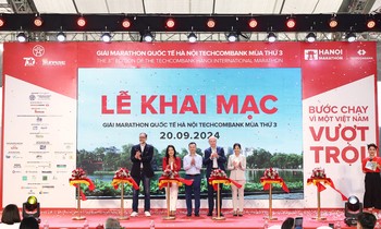 Khai mạc giải Marathon quốc tế Hà Nội Techcombank mùa thứ 3