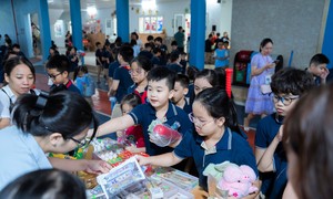 Hà Nội: Tween Tiểu học Đoàn Thị Điểm mở hội chợ gây quỹ hướng về đồng bào bão lũ