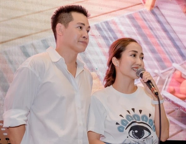 Showbiz 21/8: Phùng Ngọc Huy bù đắp cho con gái sau 8 năm xa cách