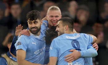 Haaland ghi bàn, Man City lập kỷ lục